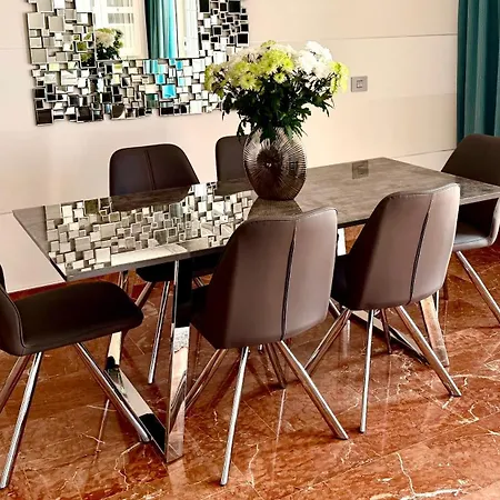 Gorgeous View & Sauna, Golf אדחה