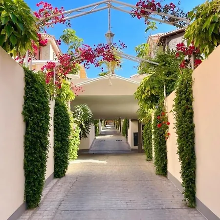 וילה Gorgeous View & Sauna, Golf *