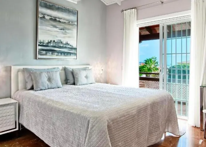 Gorgeous View & Sauna, Golf Βίλα